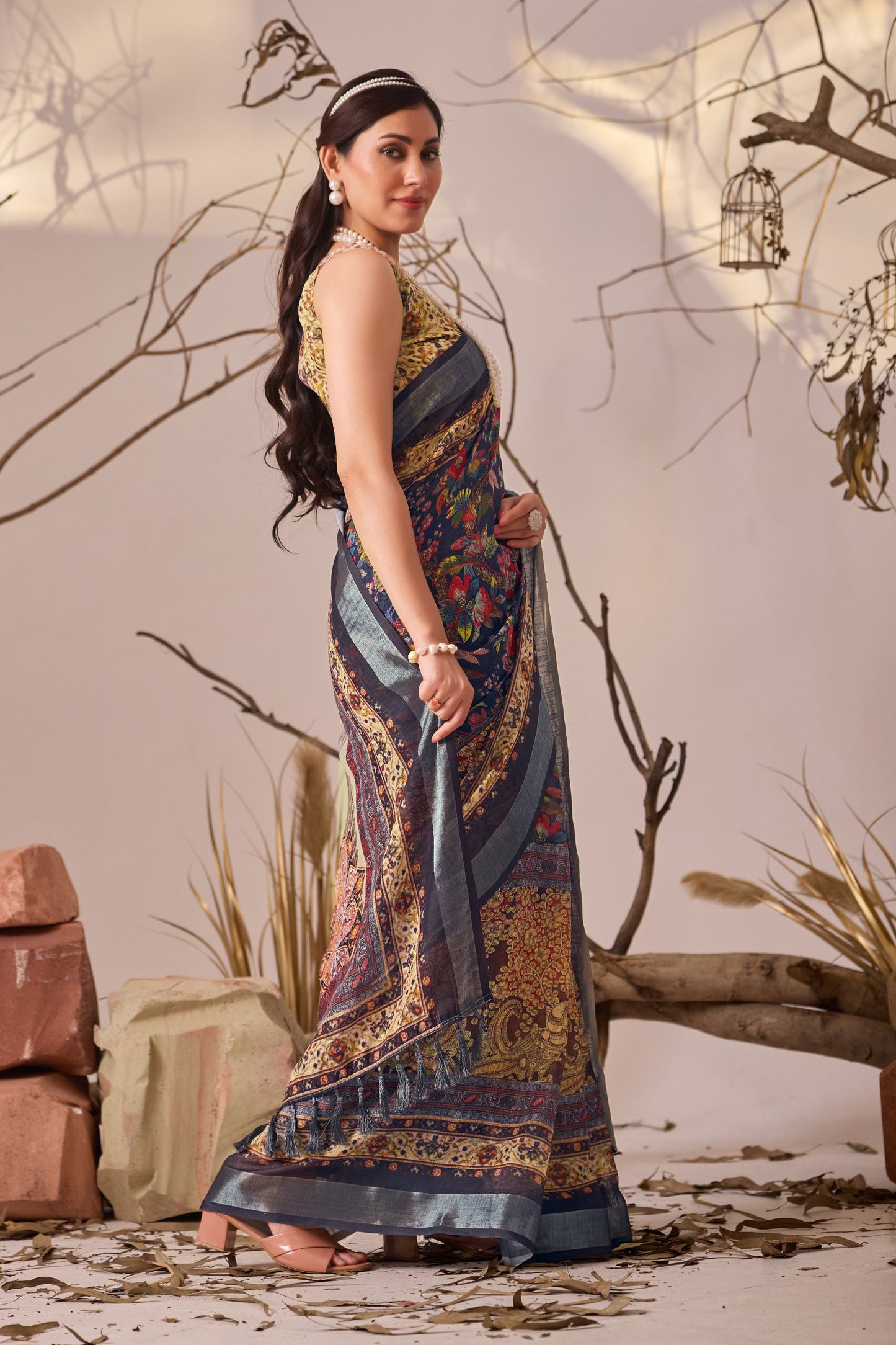 Elegant Royal Ethnic Patola Print Premium Linen Saree
