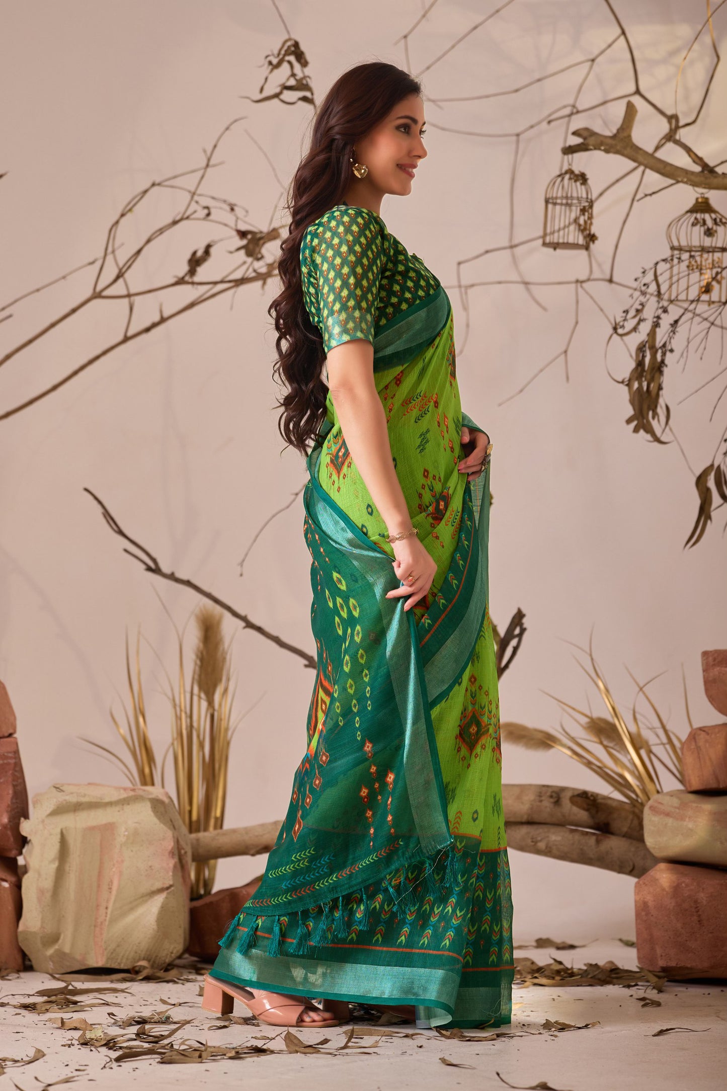 Elegant Digital Patola & Ikat Print Premium Linen Cotton Saree