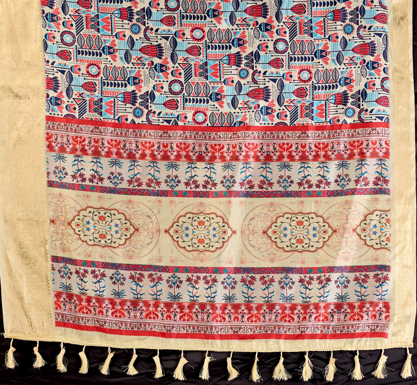 Exquisite Soft Lichi Silk Saree Enriched With Golden Zari Border