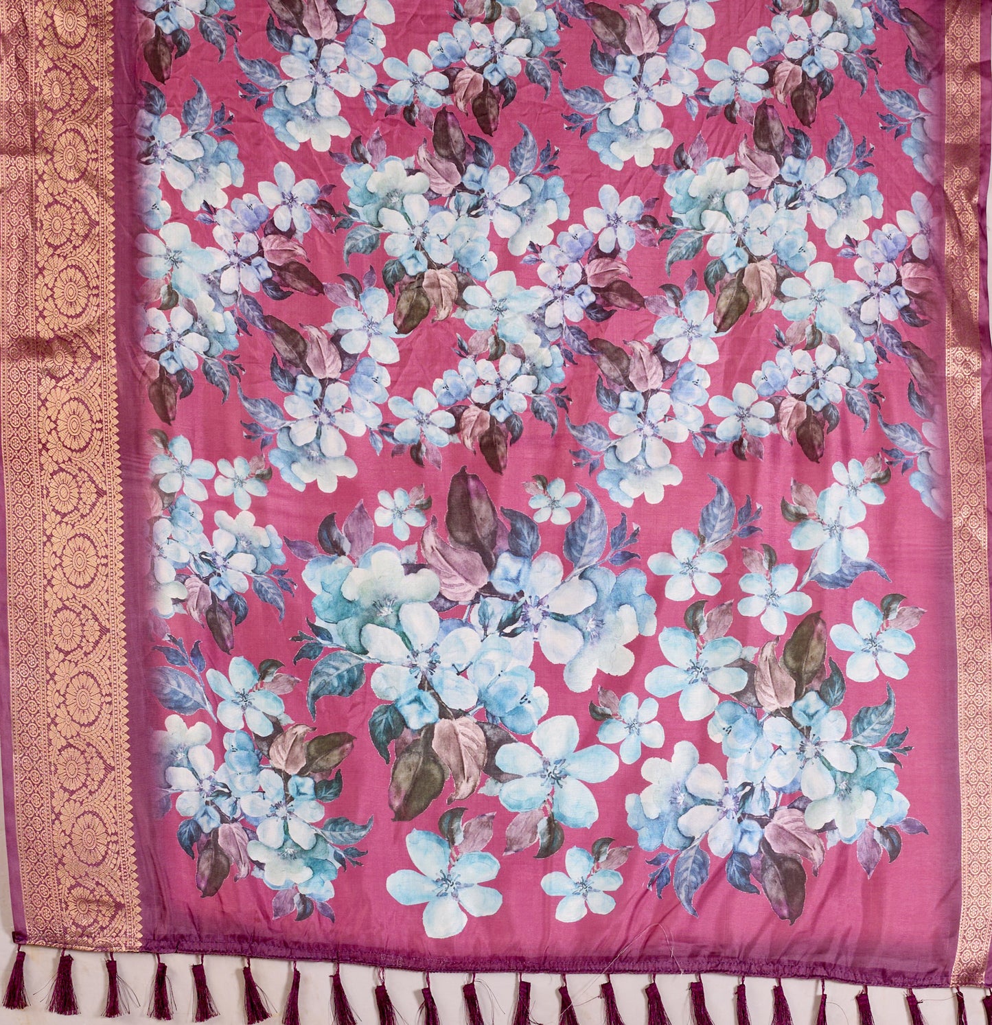 Soft Lichi Silk Saree Beautifully Enhanced With Large Blooming Floral Prints
