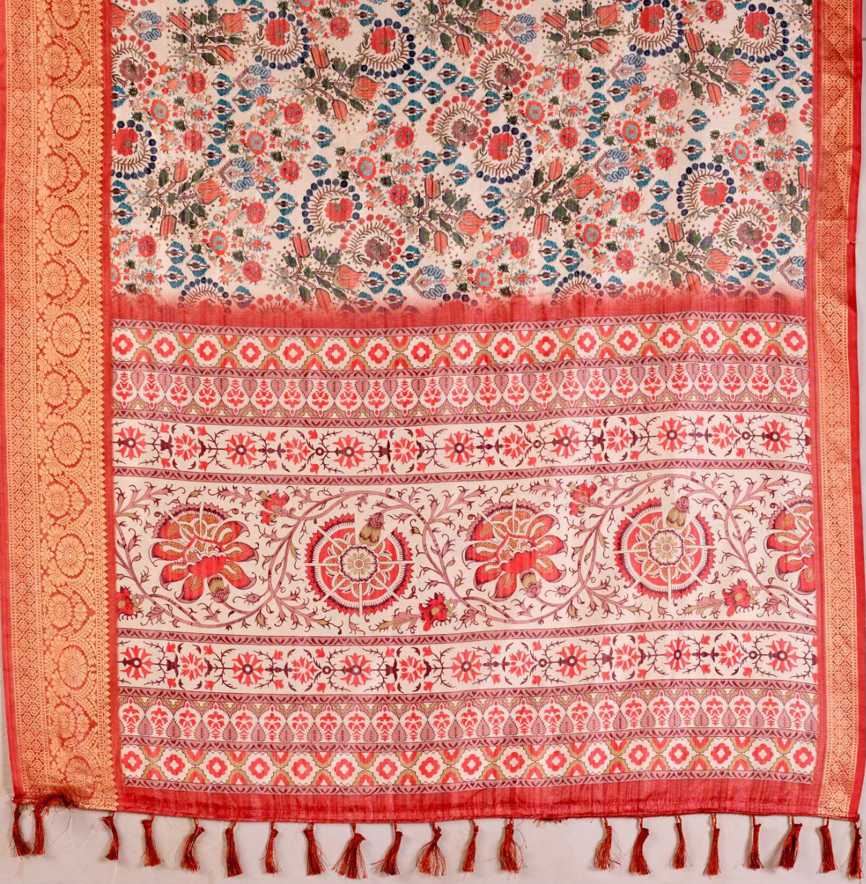 Traditional Soft Lichi Silk Saree With Elegant Patola Prints