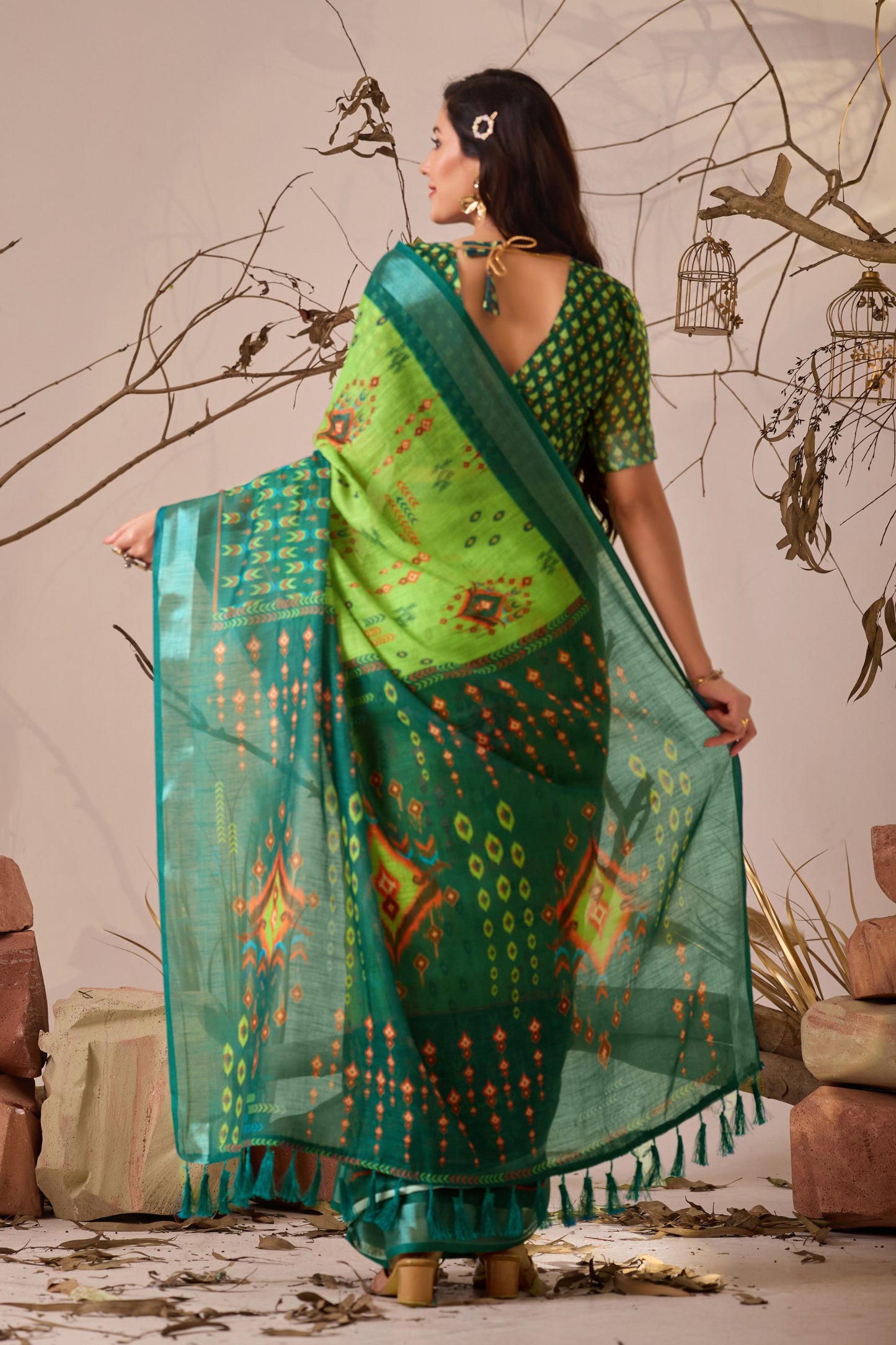 Elegant Digital Patola & Ikat Print Premium Linen Cotton Saree