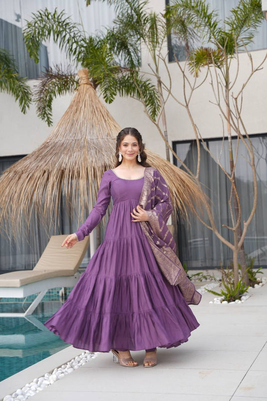 FULLY FLAIR KALI PATTERN AND CANVAS PATTA WITH DUPPTA SET,PENT READY TO WEAR
