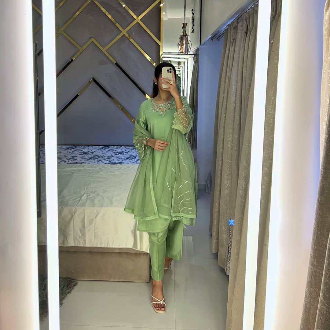 Designer Exclusive 3 Piece Suit Beads Work Kurti Pant Organza Dupatta