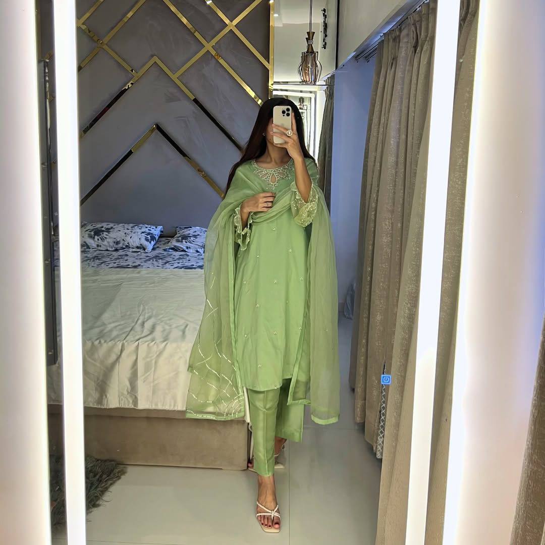 Designer Exclusive 3 Piece Suit Beads Work Kurti Pant Organza Dupatta