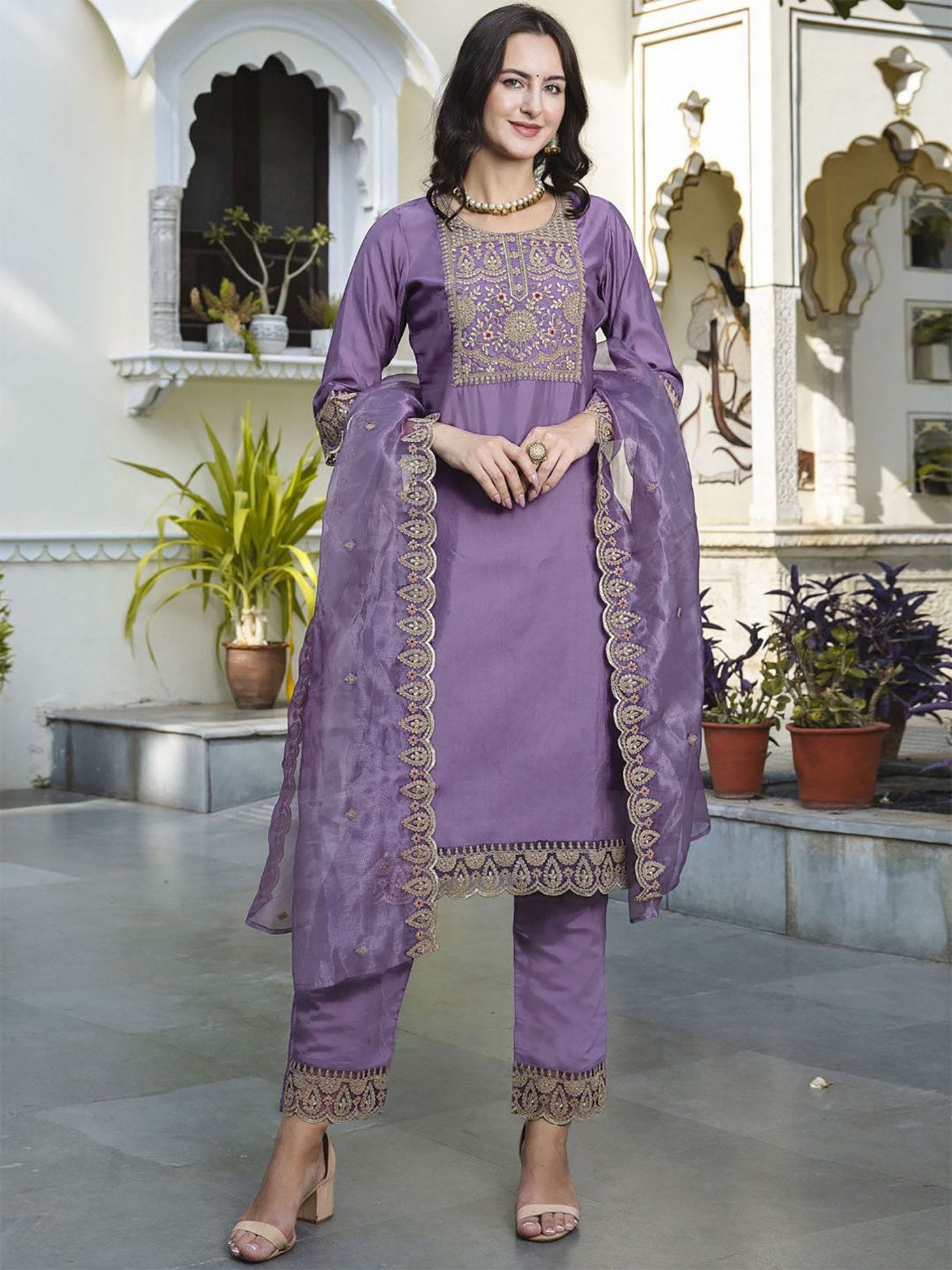 Lavender Sarangi Suit Women Kurta Pant Dupatta Set Festive Stylish Outfit