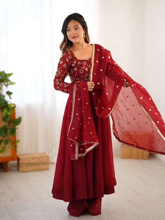 Red crunchy silk with lace border fully stitched & ready to wear