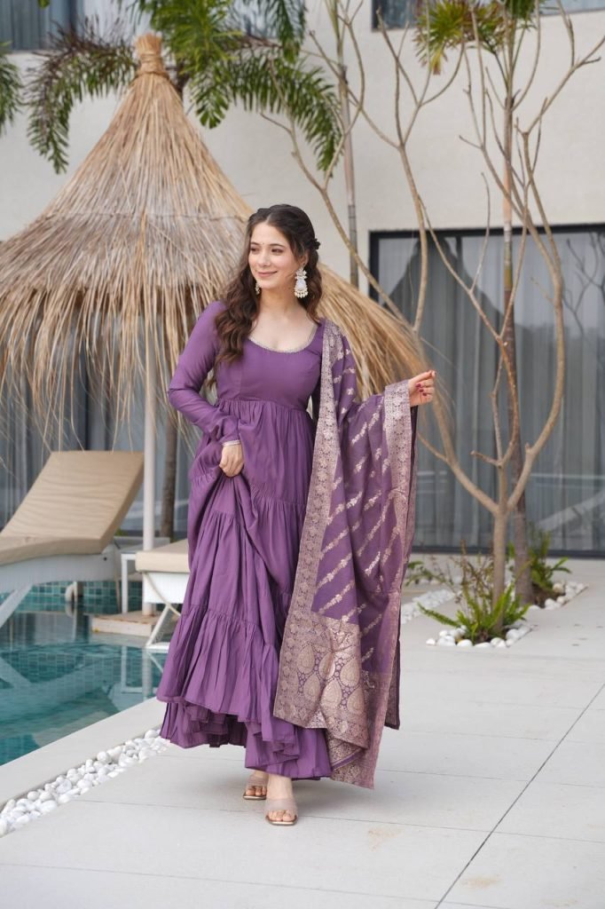 FULLY FLAIR KALI PATTERN AND CANVAS PATTA WITH DUPPTA SET,PENT READY TO WEAR