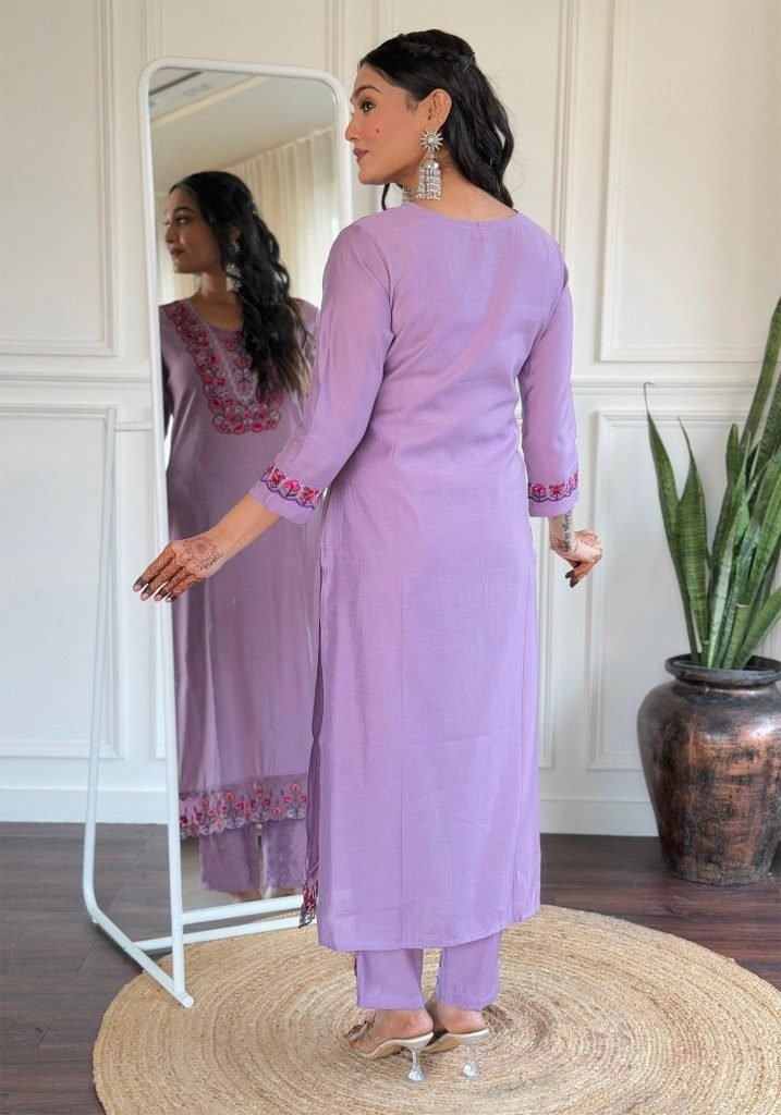 Lavender tesla embroidered women’s kurta pent dupatta set.
