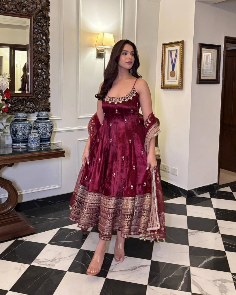 Noor Zari Anarkali Set