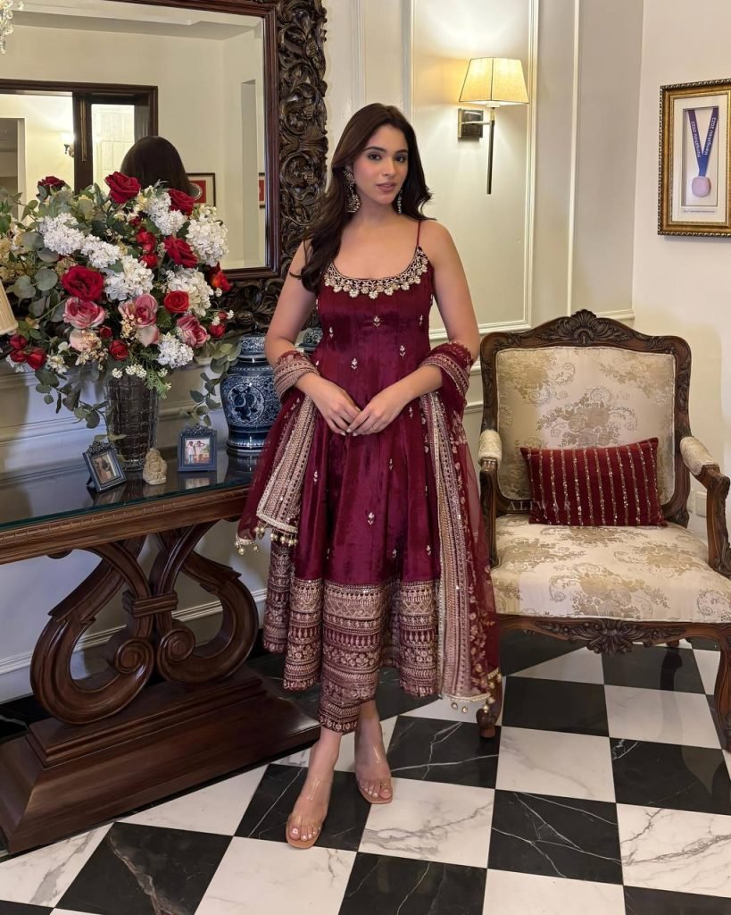 Noor Zari Anarkali Set