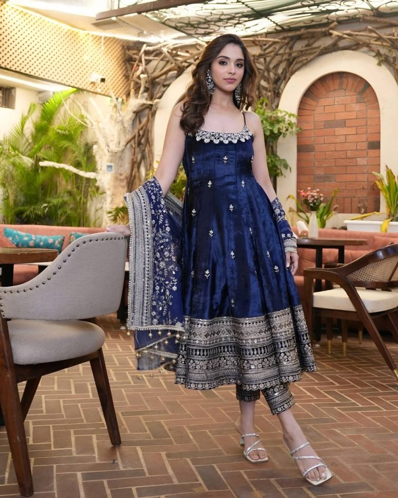 Noor Zari Anarkali Set