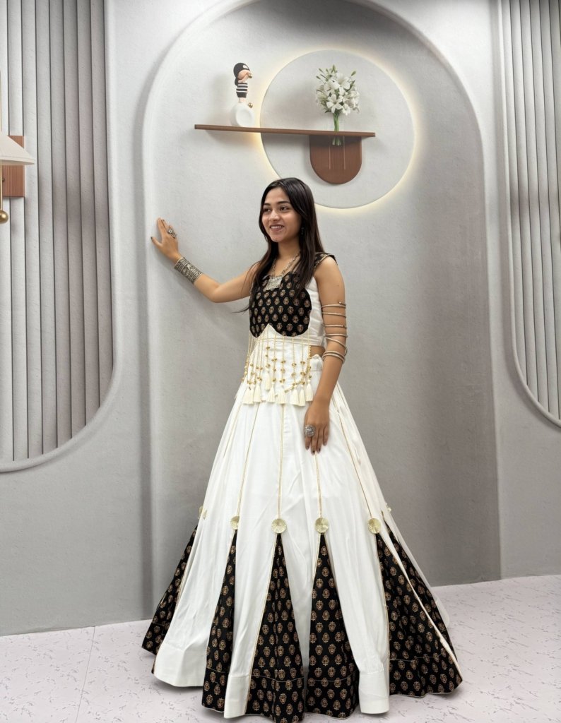 Royal Noir Bandhani Panelled Designer Gown