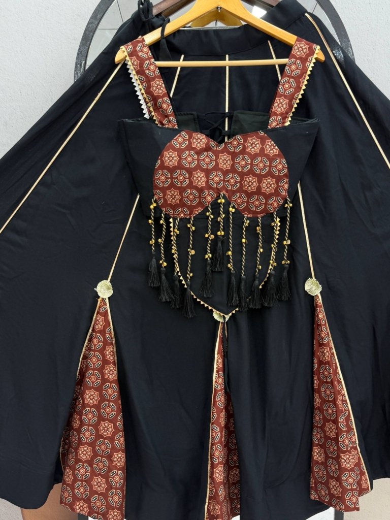 Royal Noir Bandhani Panelled Designer Gown
