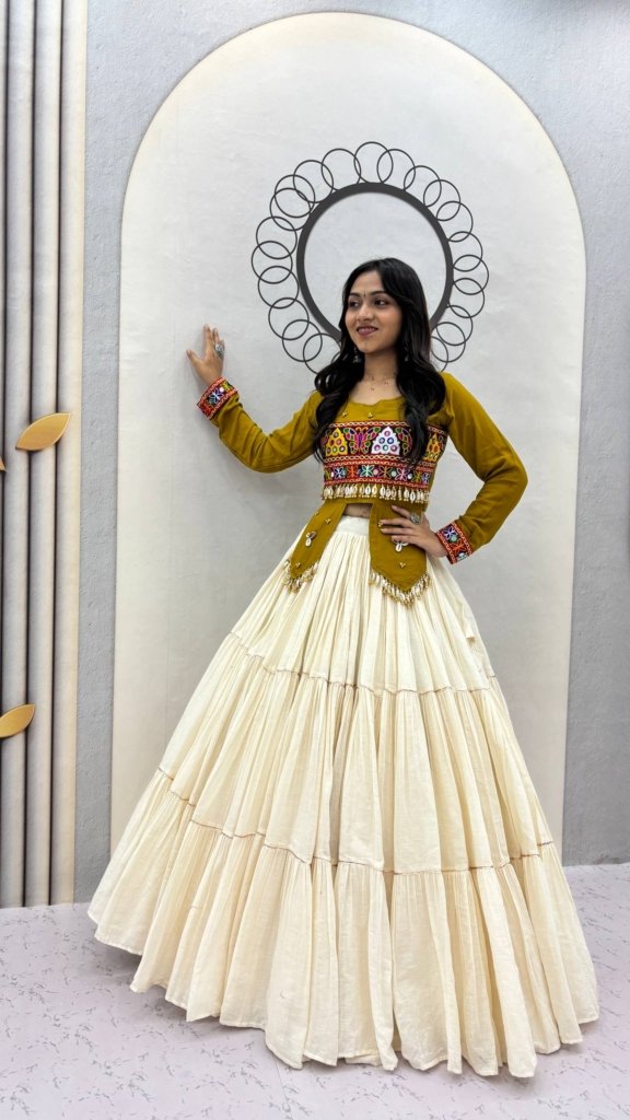 Royal Kutchi Mirror Work Designer Blouse Set