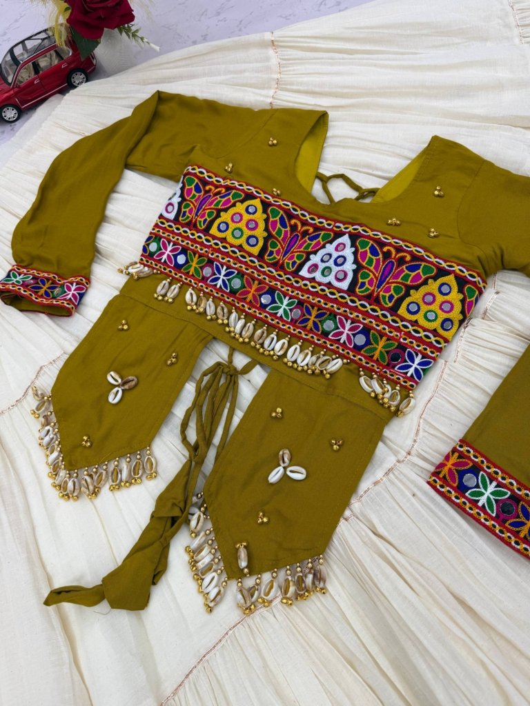 Royal Kutchi Mirror Work Designer Blouse Set