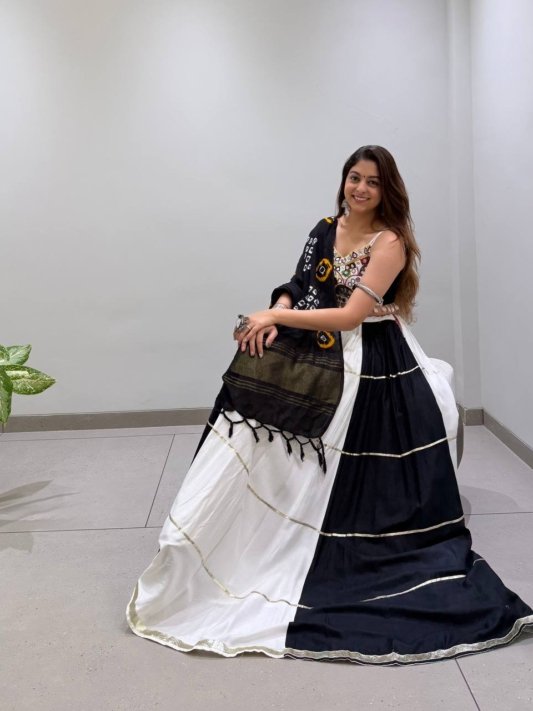 Black & White Mirror Work Embroidered Designer Lehenga Choli Set – view 6