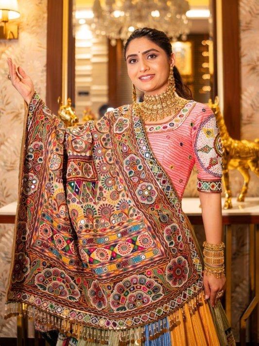 Navratri lengha choli Wearing by Geeta Rabari