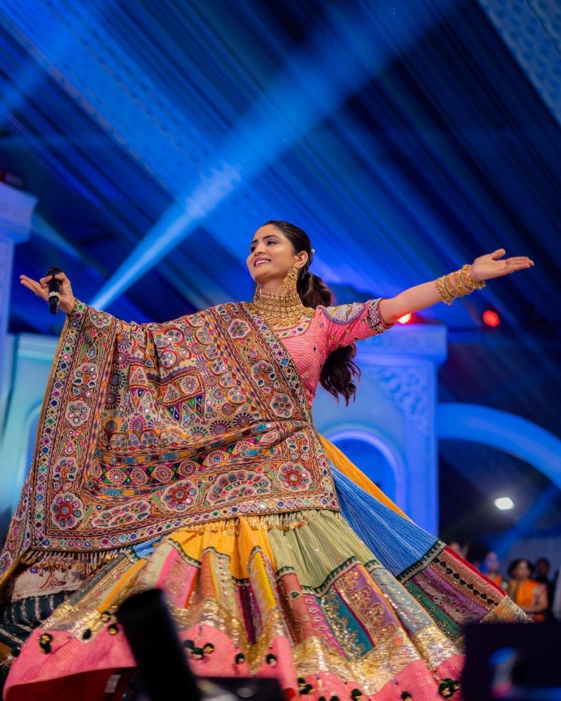Navratri lengha choli Wearing by Geeta Rabari