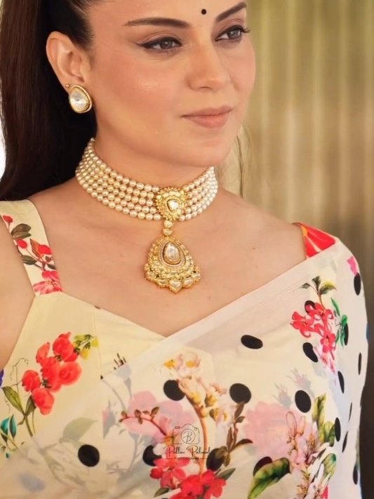 Kangana Ranaut beautiful in a saree