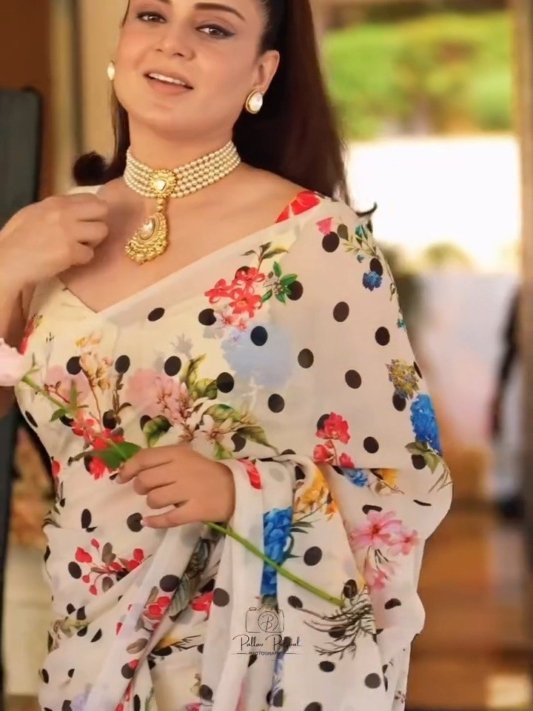 Kangana Ranaut beautiful in a saree