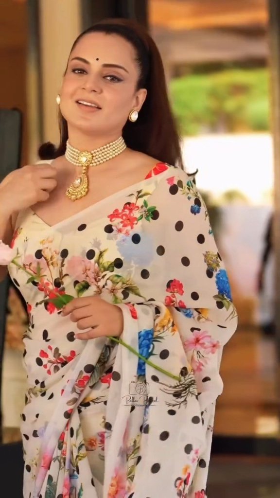 Kangana Ranaut beautiful in a saree