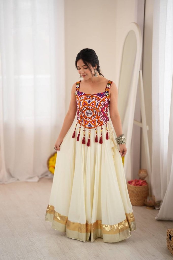Navratri best Rajwadi Red colour chinya choli