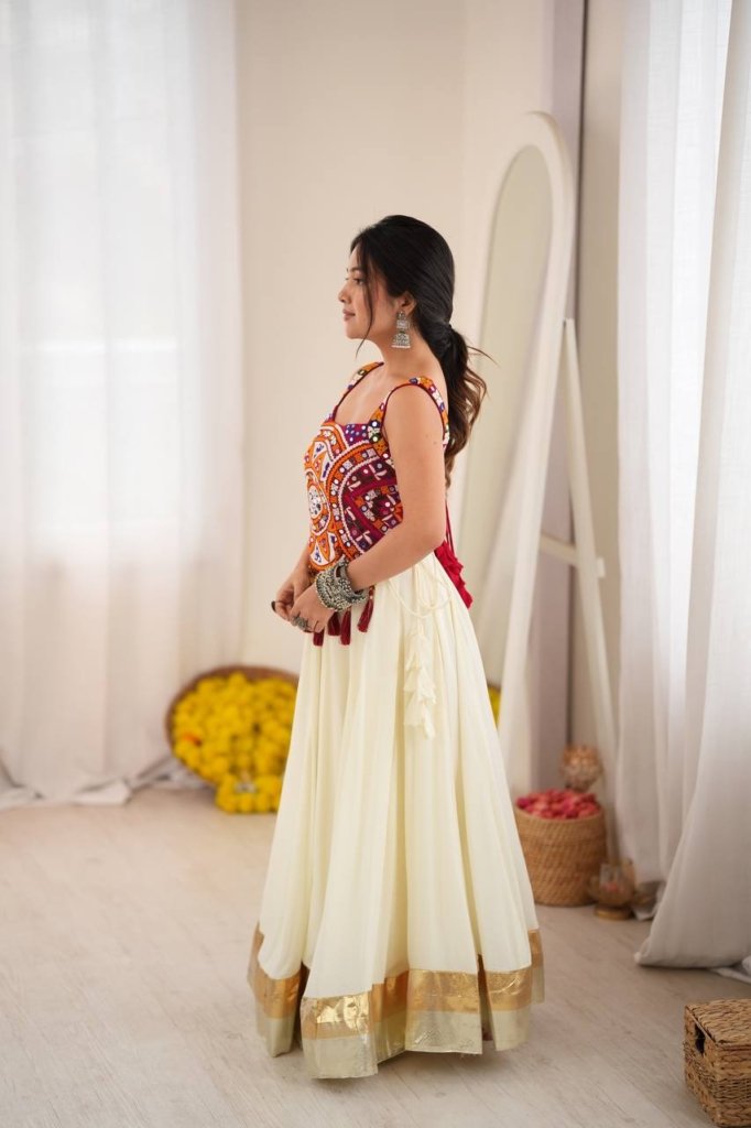 Navratri best Rajwadi Red colour chinya choli
