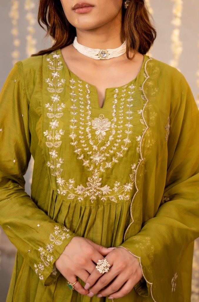 Kurta Set With Dupatta And Pant Women's Chanderi Silk Flared