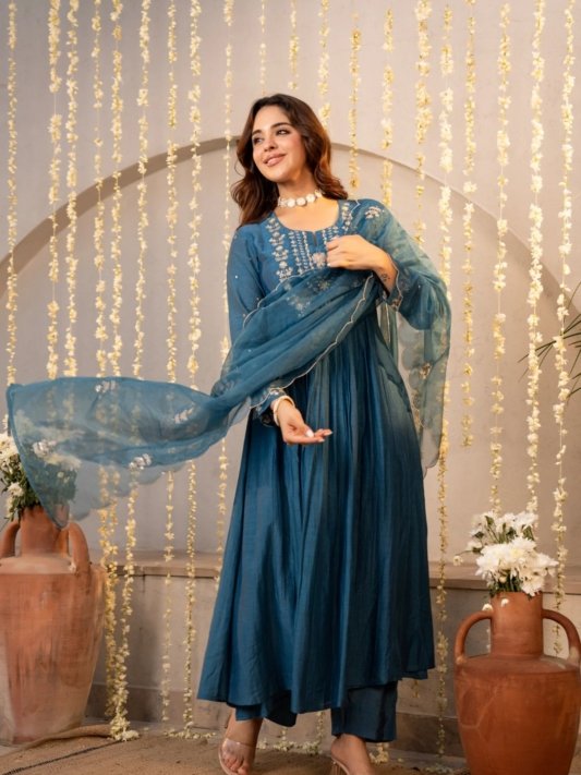 Kurta Set With Dupatta And Pant Women's Chanderi Silk Flared