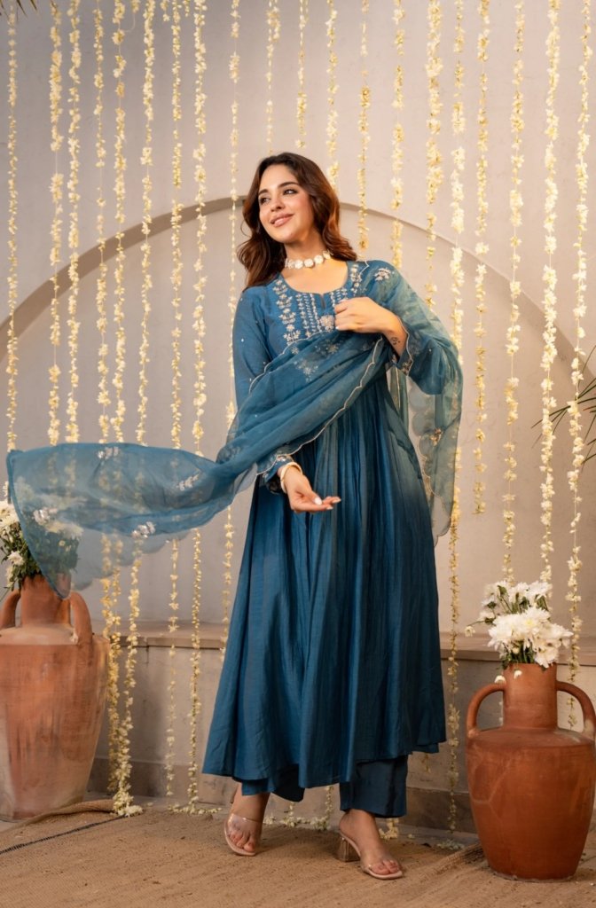 Kurta Set With Dupatta And Pant Women's Chanderi Silk Flared