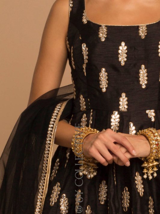 Royal Pretty Black Color Design Silk Gown – view 7