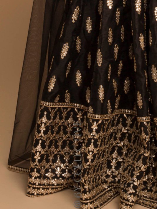 Royal Pretty Black Color Design Silk Gown – view 6