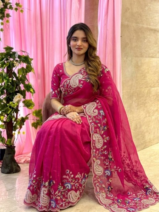 Vantara Styrle Premium Desgin Beautiful Saree