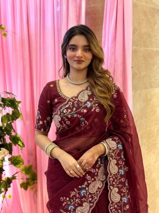 Vantara Styrle Premium Desgin Beautiful Saree